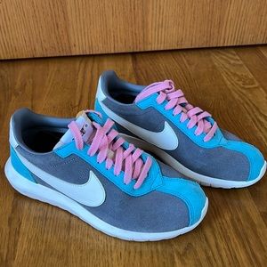 Nike gym shoes